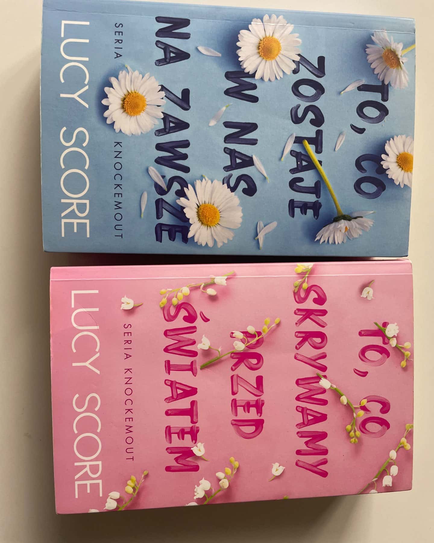 To co zostaje w nas na zawsze/ To co skrywamy przed światem-Lucy Score