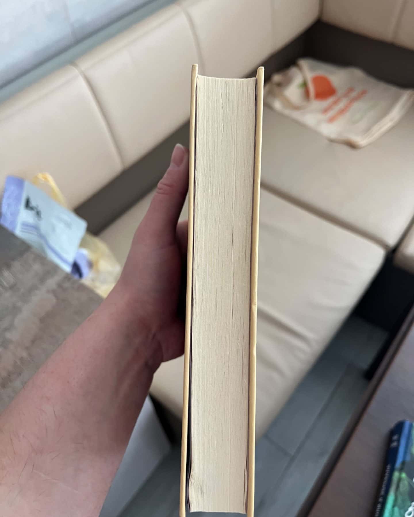 Книга без дефектів, «Ідеальна незнайомка». Відправка укр/нова пошта або зустріч у м Вінниця-Меґан Міранда