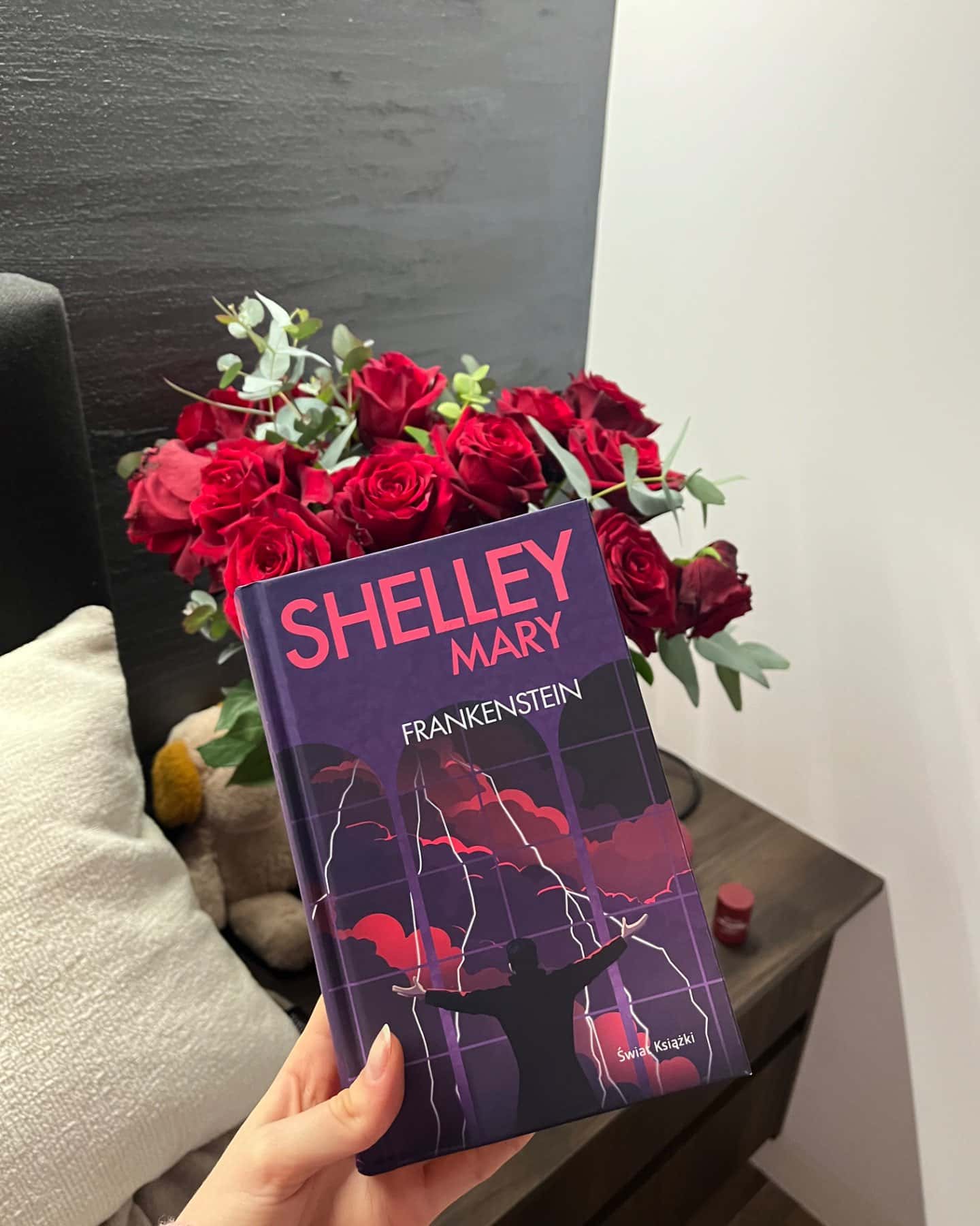 Frankenstein-Mary Shelley