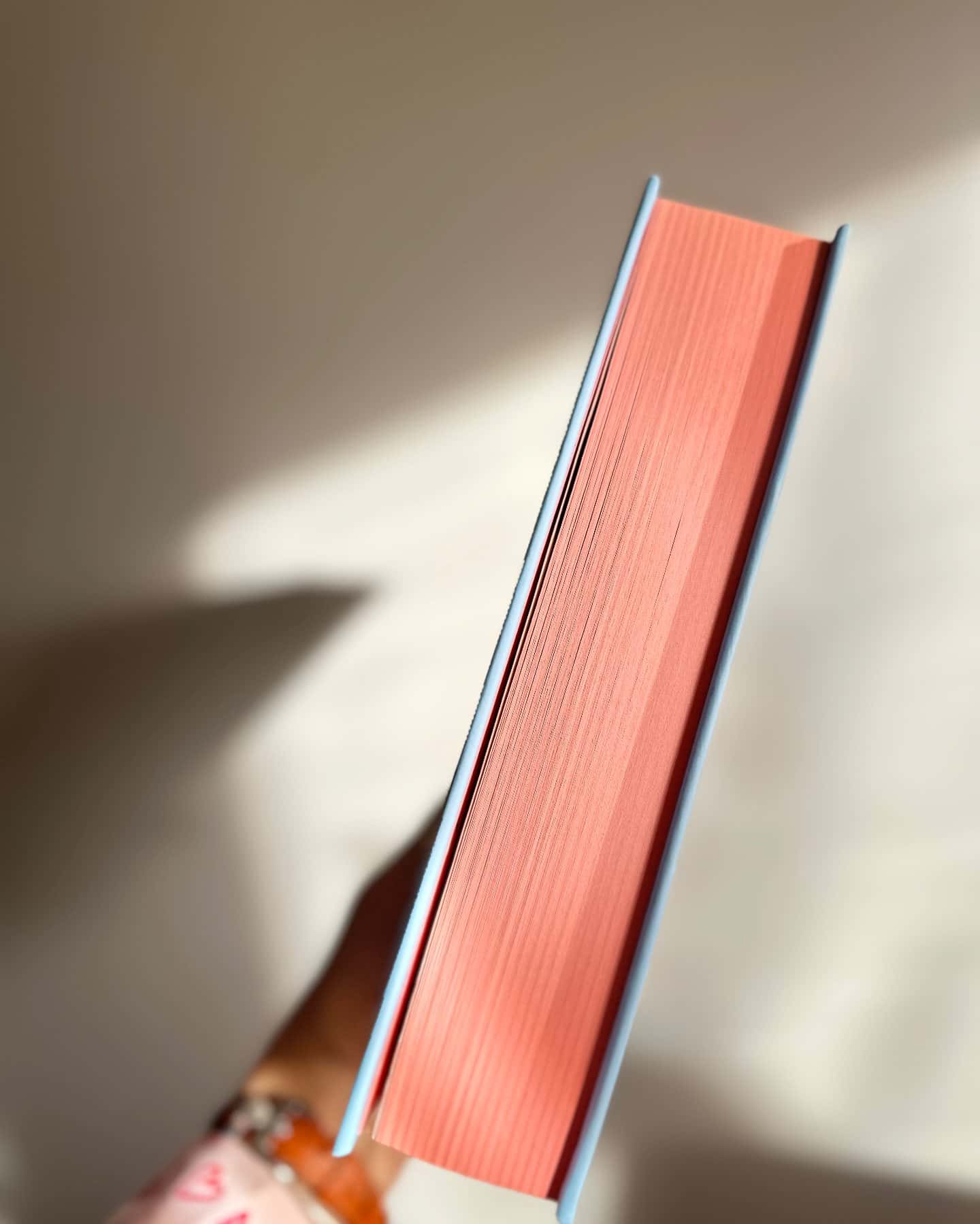 Червоний, білий та королівський синій-Кейсі МакКвістон