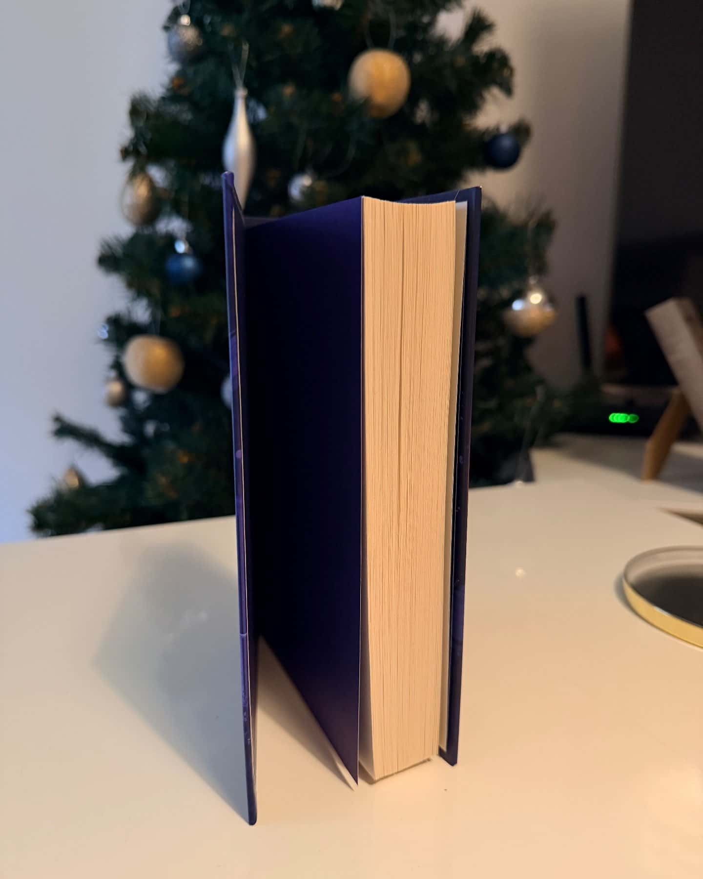 Перша брехня виграє-Ешлі Елстон