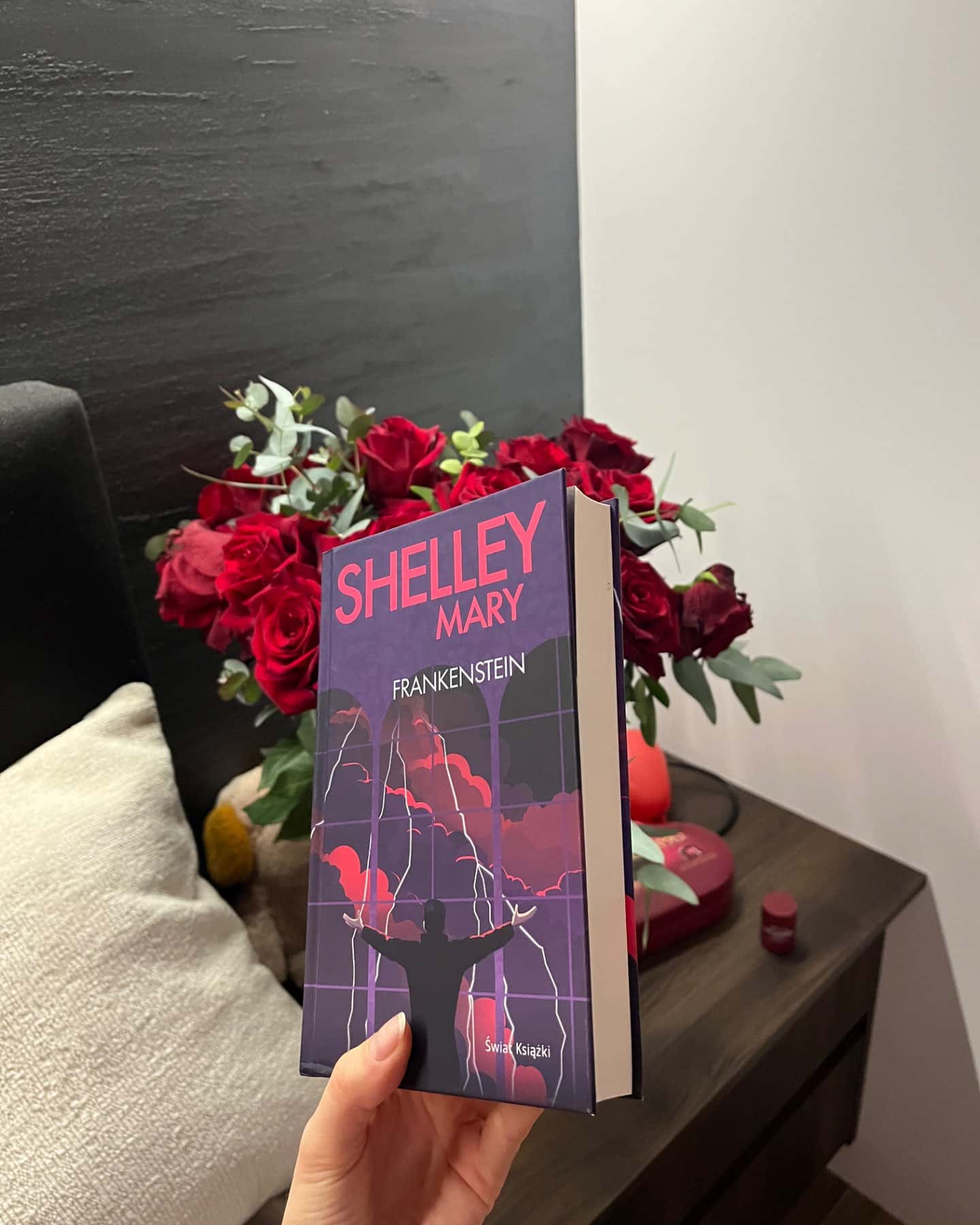 Frankenstein-Mary Shelley