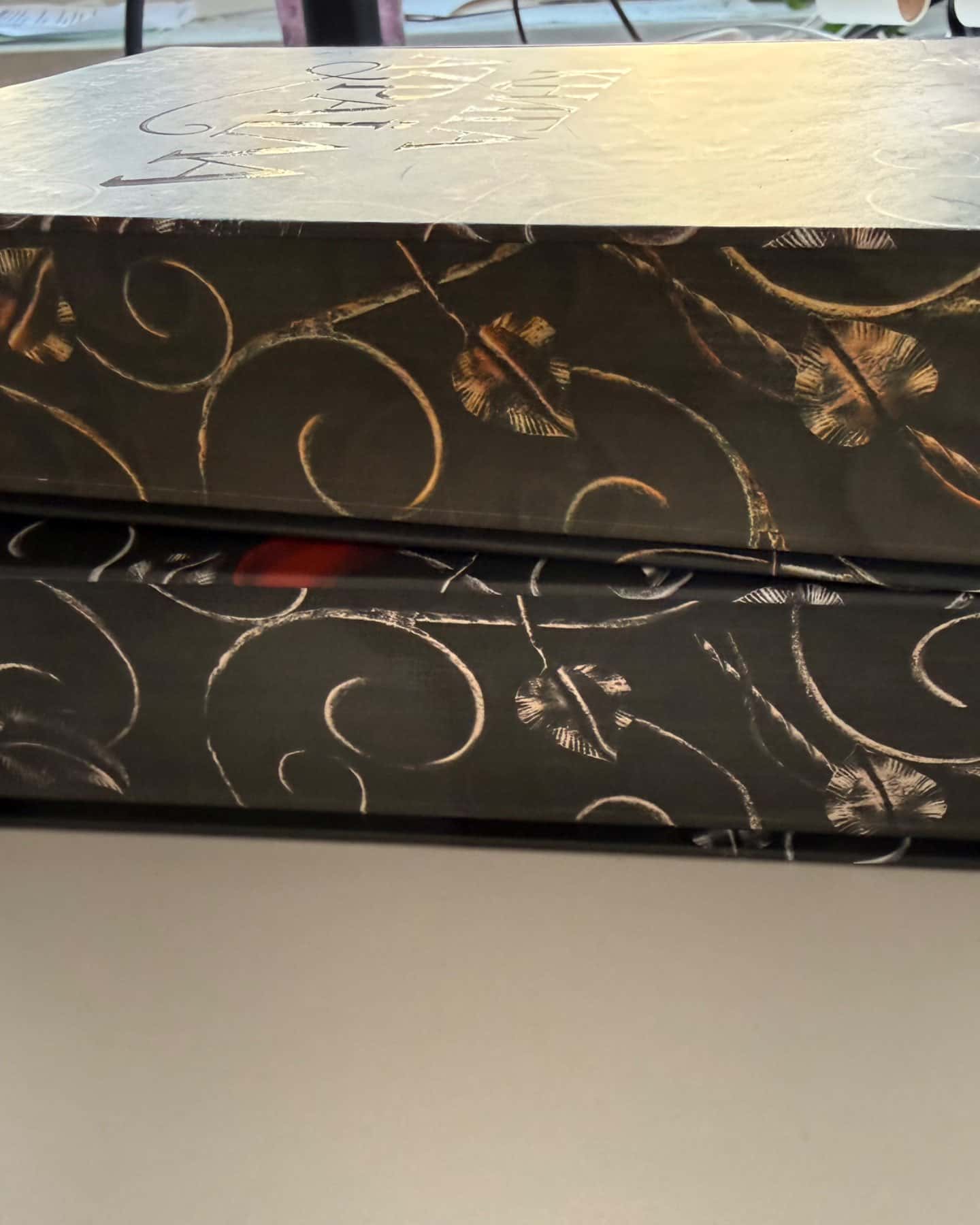 Книга Азраїла. Книга 1. Боги і монстри, Трон подоланих богів. Книга 2. Боги і монстри-Амбер В. Ніколь