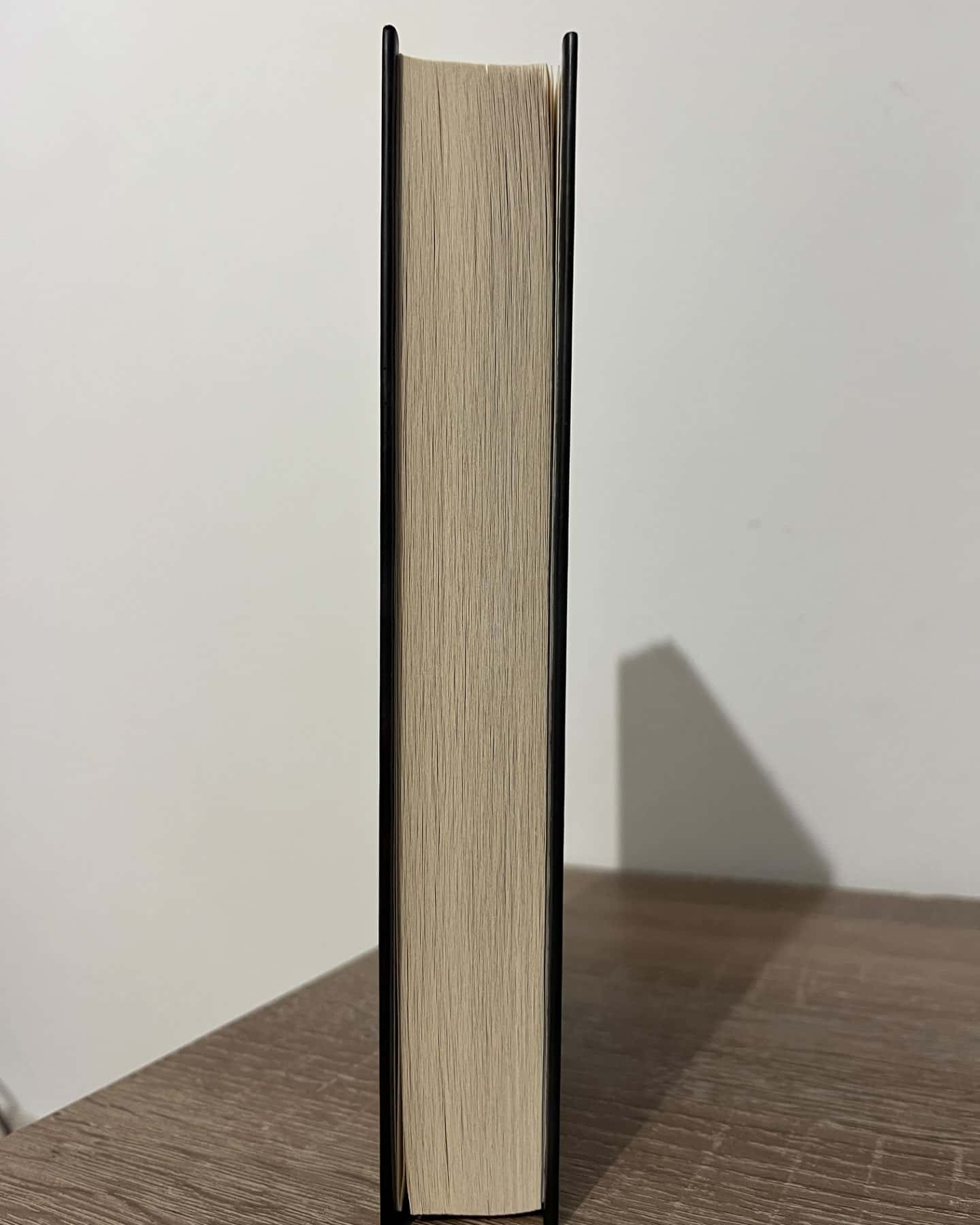 Темна вода-Роберт Бриндза