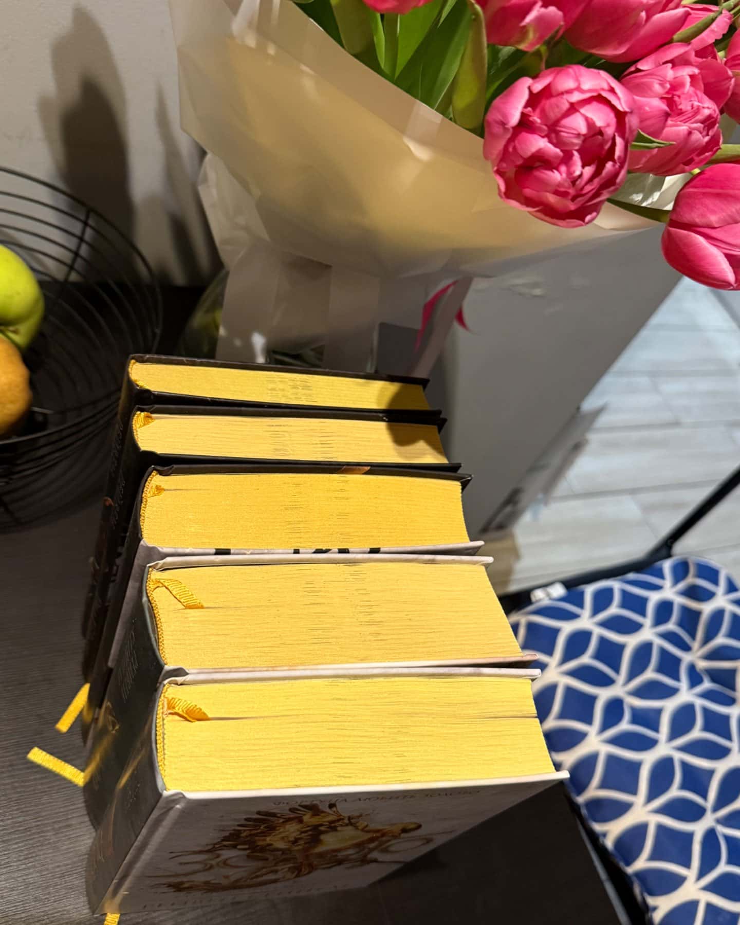 Жар. Книга 4, Відблиск. Книга 2, Блиск. Книга 1, Спалах. Книга 3, Золото. Книга 5-Рейвен Кеннеді