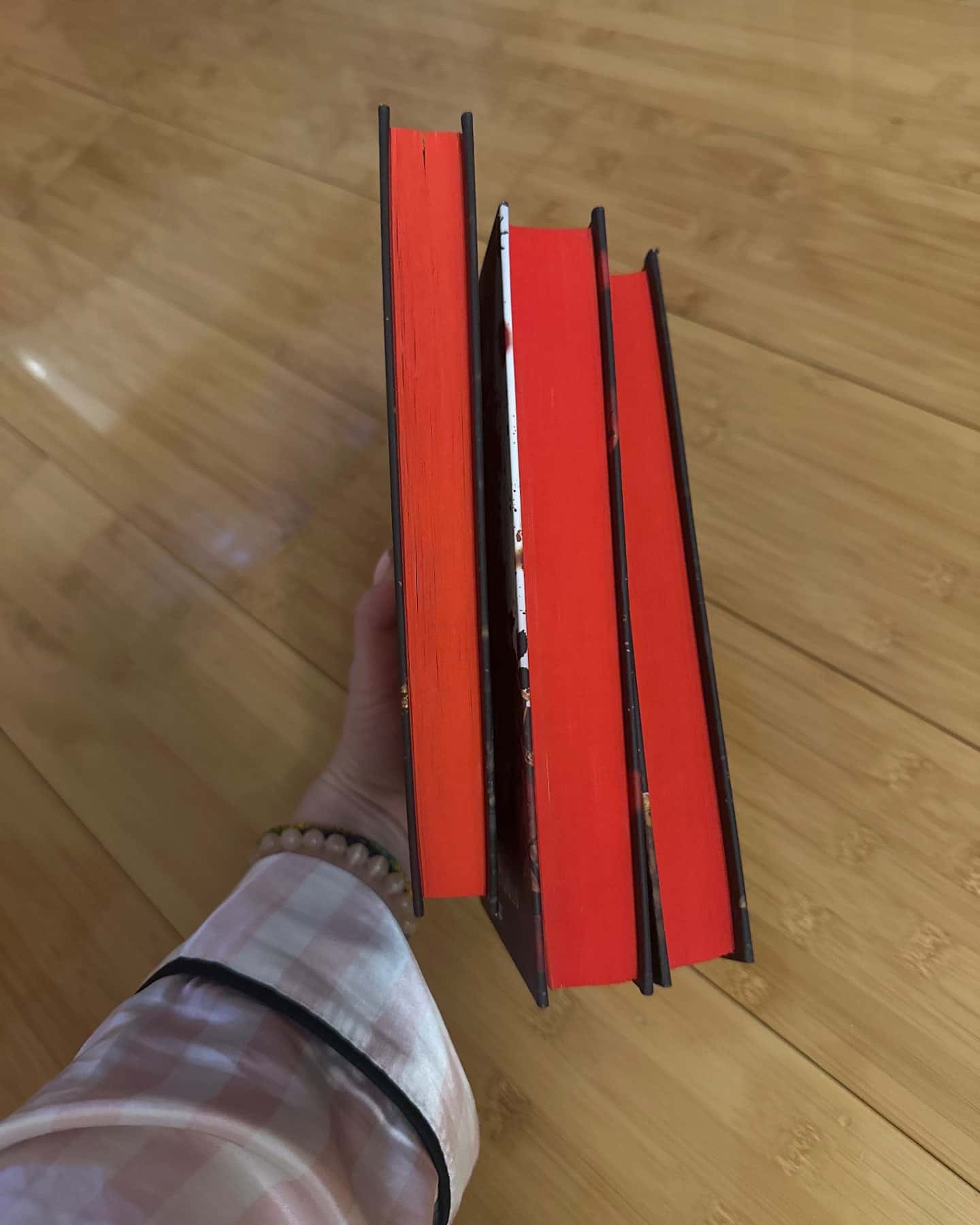 Через гріх я воскресаю. Частина 1, Через гріх я воскресаю. Частина 2, Завдяки чесноті я падаю. Гр...-Кора Рейлі