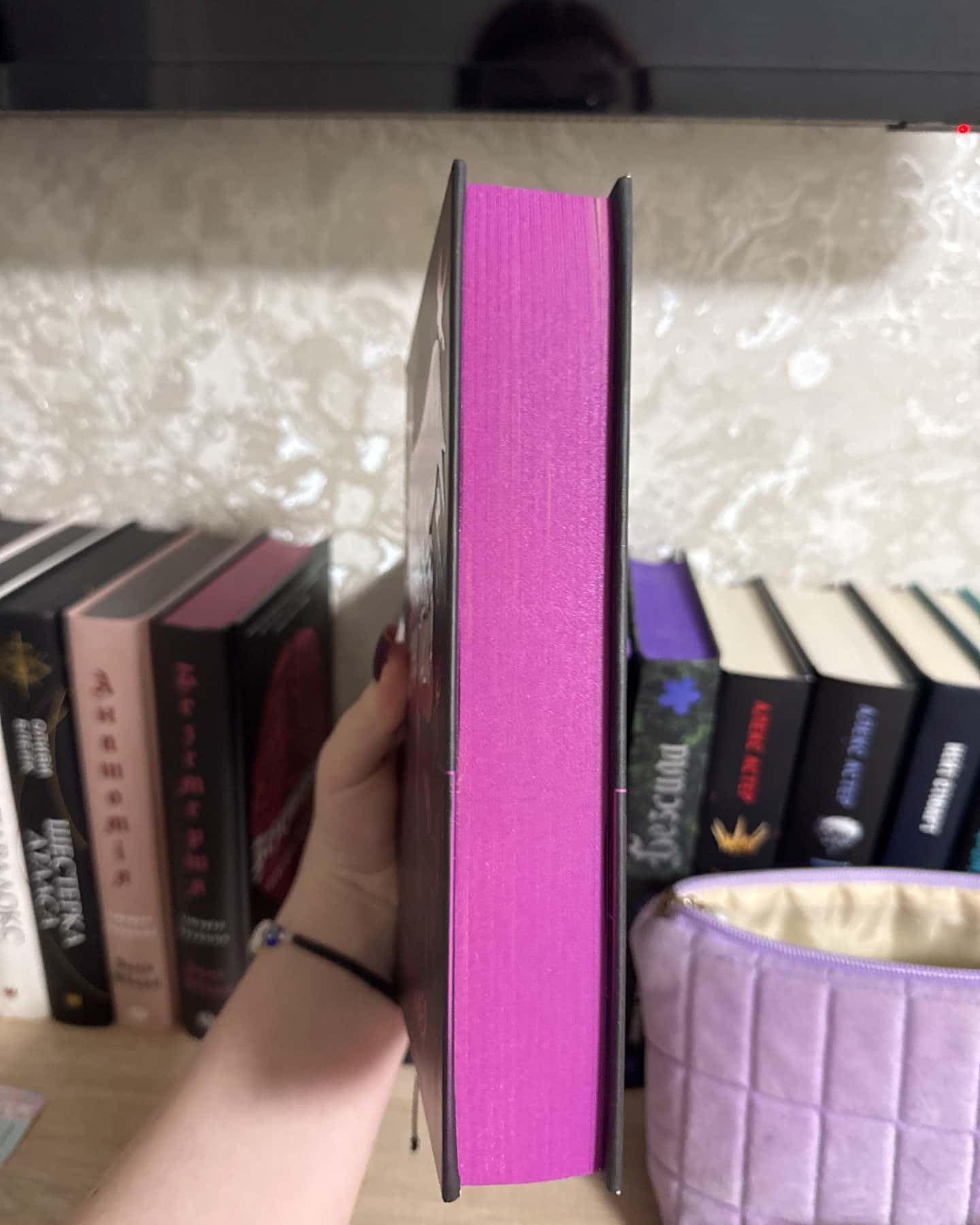 М'ясник та Чорна Пташка-Брінн Вівер