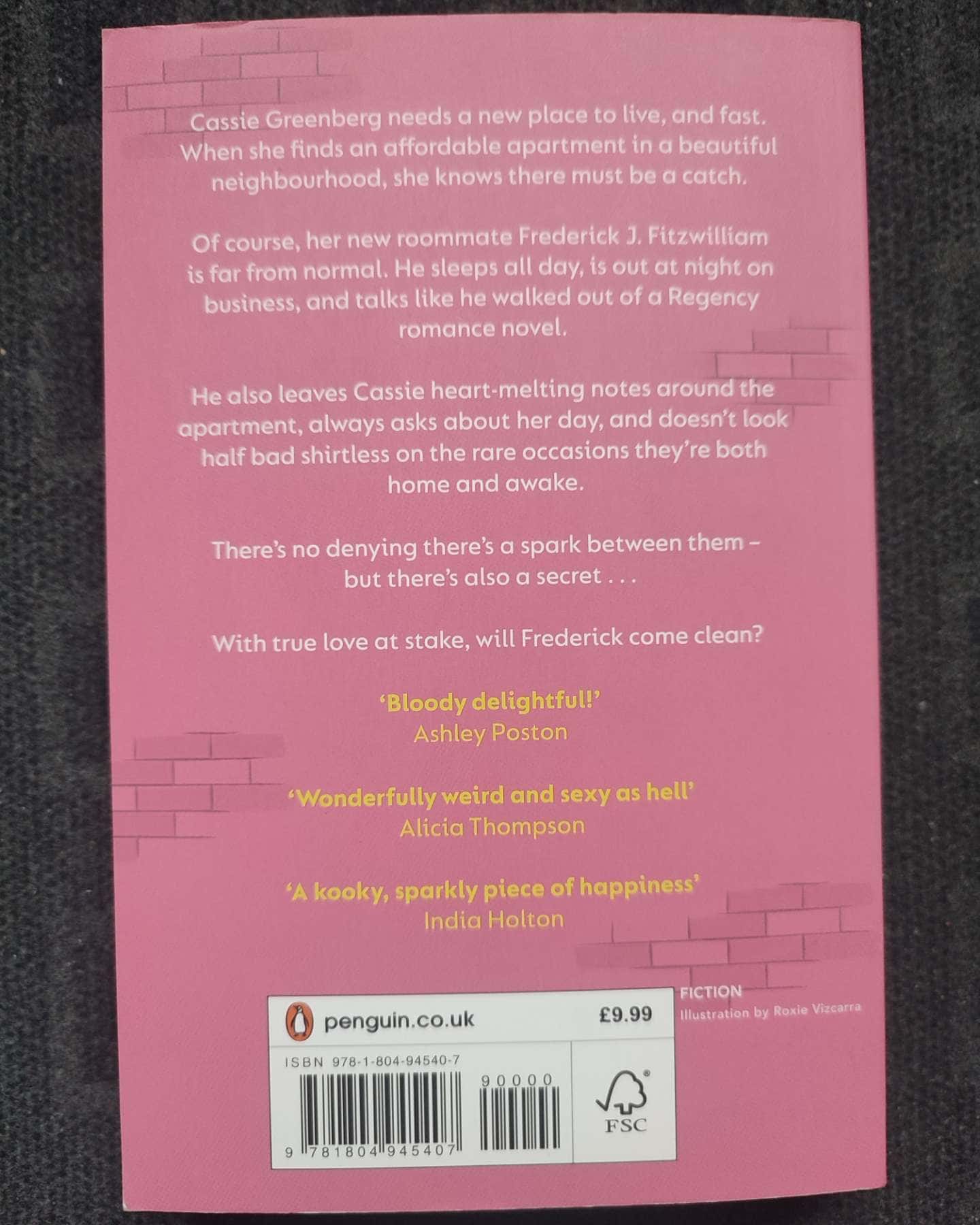 My Roommate Is a Vampire-Jenna Levine