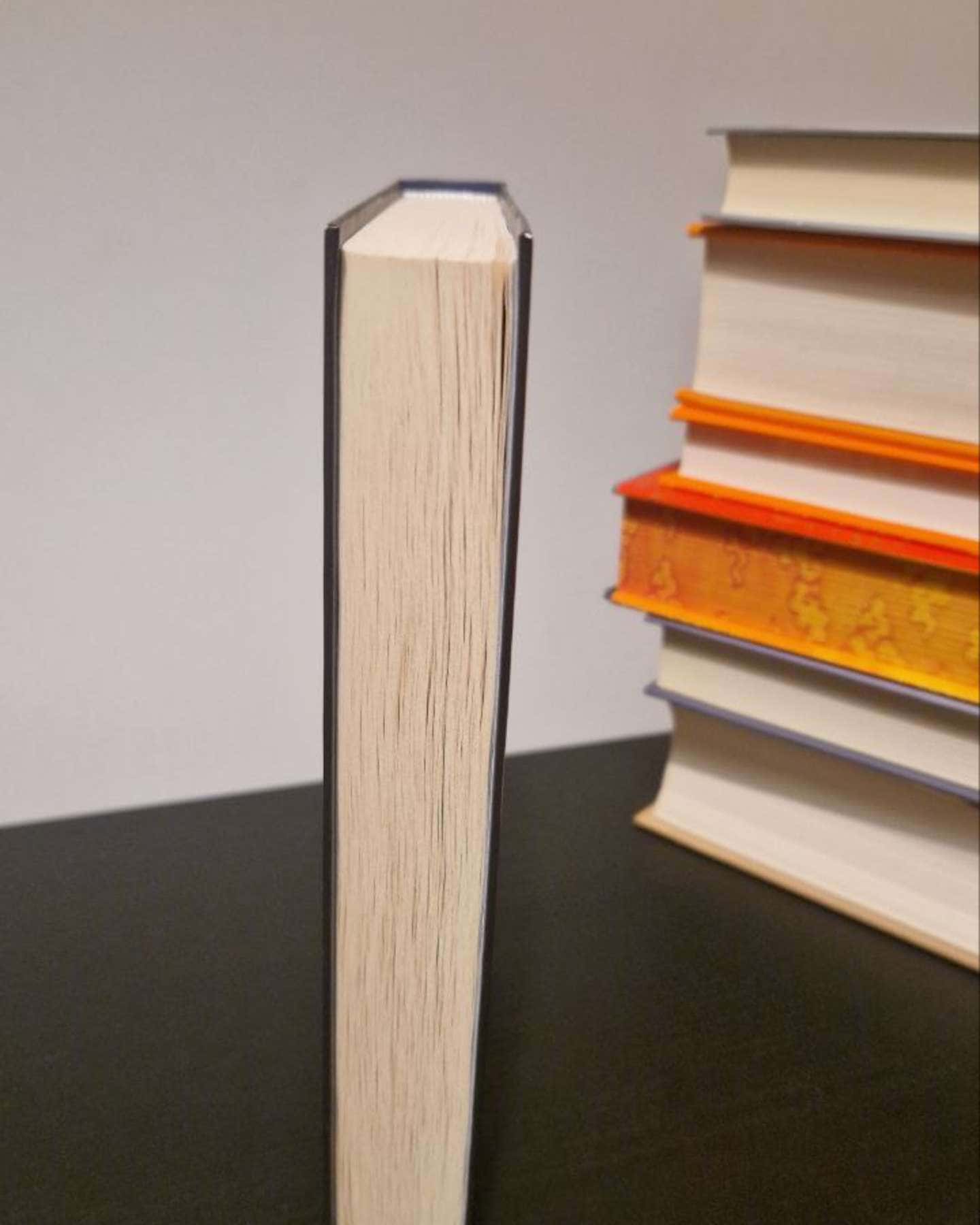 Учень убивці. Провісники. Книга 1-Робін Гобб