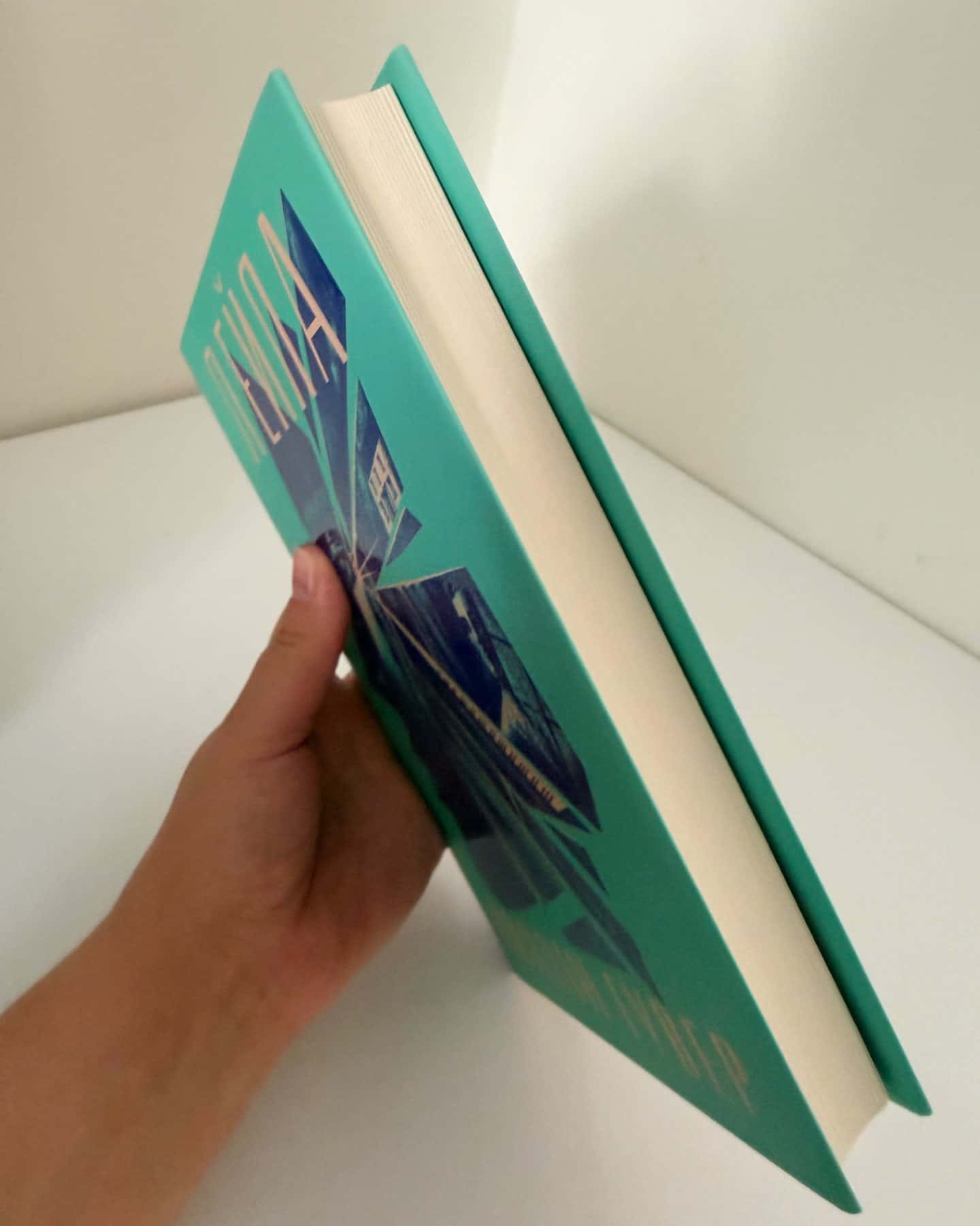 Лейла-Коллін Гувер