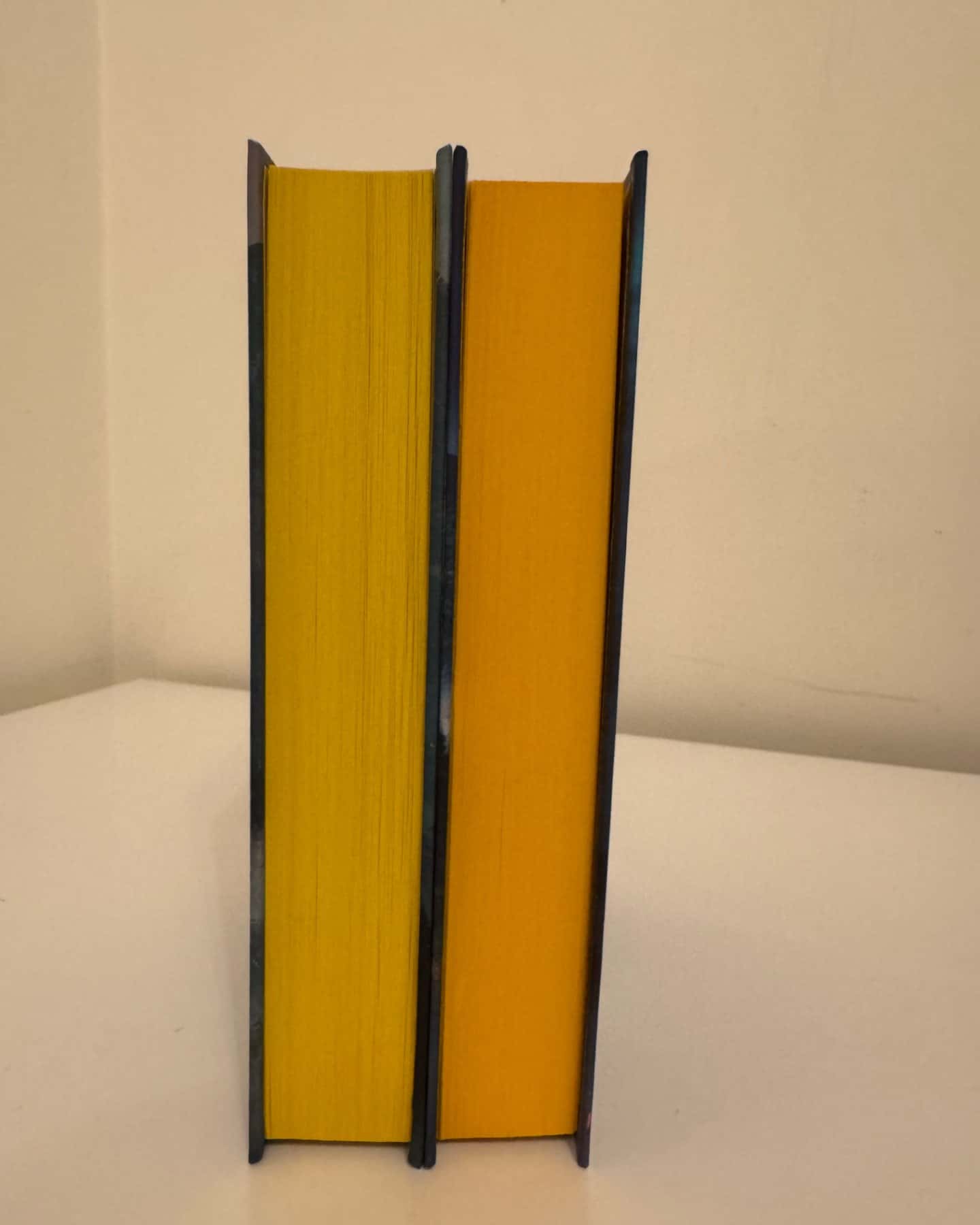 Комплект книг « Санаторій », « Глушина »-Сара Пірс